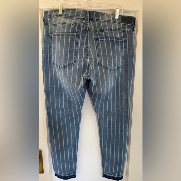 NEW Express Ankle Leggings, Mid-Rise Pinstripe Stretch Jeans - Picture 9 of 13